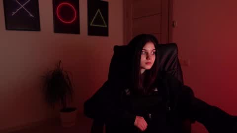 Agelina Lilly Laura online show from 27, 1, 2025