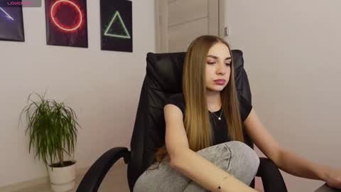 Agelina Lilly Laura online show from 16, 2, 2025