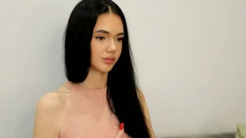 agness_leas online show from 10, 5, 2026
