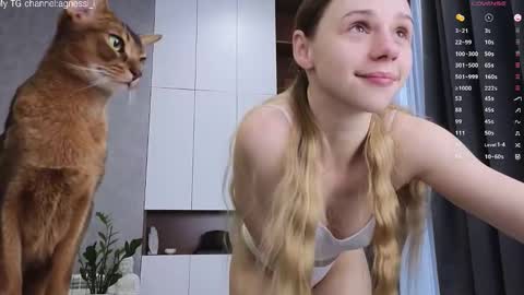 agnessi_ online show from 3, 10, 2025