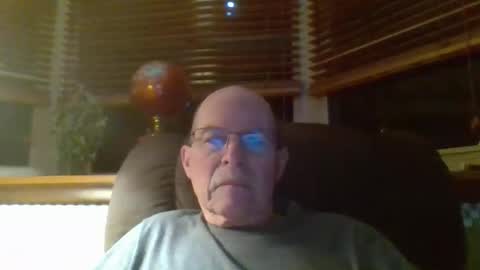 Snapshot of aguynrkfrd chatting on 4, 12, 2025 aguynrkfrd online show from 4, 12, 2025