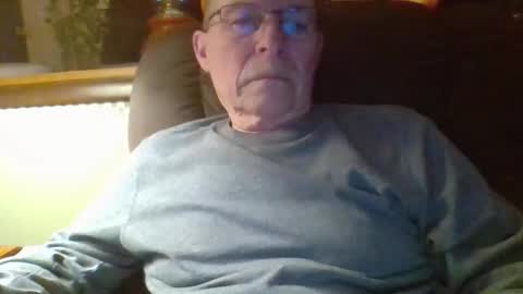 Snapshot of aguynrkfrd chatting on 6, 1, 2026 aguynrkfrd online show from 6, 1, 2026