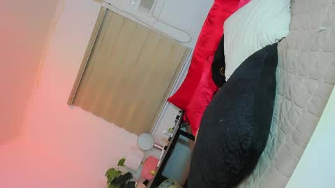 Snapshot of ahtisa_khalifa chatting on 15, 5, 2026 AHTISA online show from 15, 5, 2026