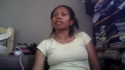 Snapshot of aicha_boobs chatting on 13, 10, 2025 Aicha boobs online show from 13, 10, 2025