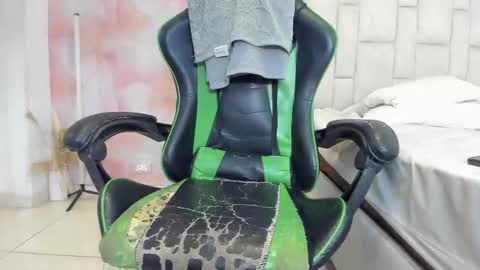 karoline  online show from 16, 10, 2025