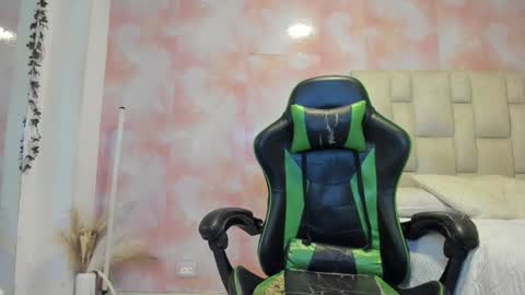 karoline  online show from 16, 2, 2026