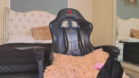 Snapshot of aiden_royce chatting on 24, 11, 2025 aiden_royce online show from 24, 11, 2025