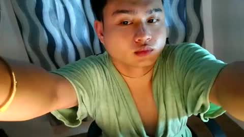 Snapshot of aidenalaric398 chatting on 8, 4, 2026 aidenalaric398 online show from 8, 4, 2026