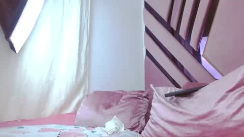 aiilynsmiith online show from 18, 10, 2025