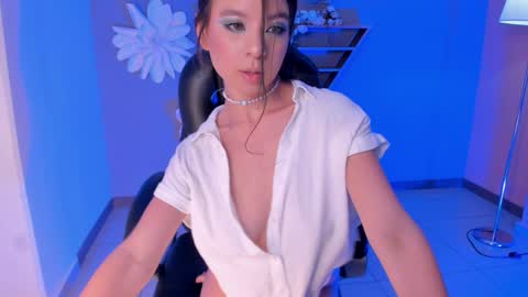  AILEEN VEGA  online show from 12, 12, 2024