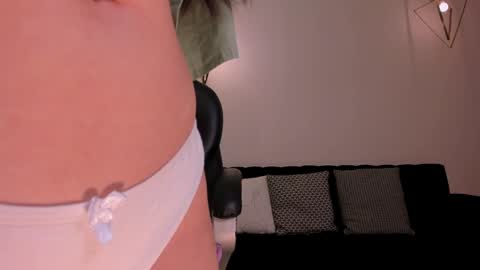  AILEEN VEGA  online show from 31, 12, 2024