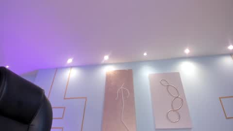  AILEEN VEGA  online show from 10, 1, 2025