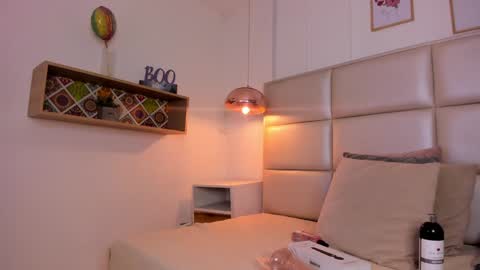 Aily Yozuko online show from 5, 2, 2025