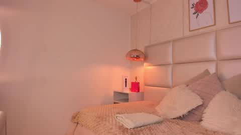 Aily Yozuko online show from 10, 9, 2025