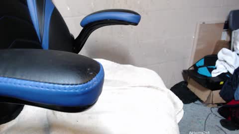 Leo  Airborn  Sir  Daddy online show from 10, 3, 2025