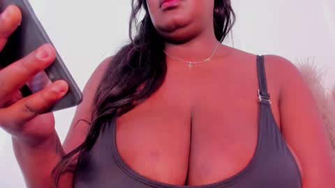 aishazaa online show from 13, 11, 2025