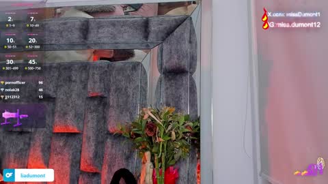 Queen Dumont   online show from 27, 12, 2024