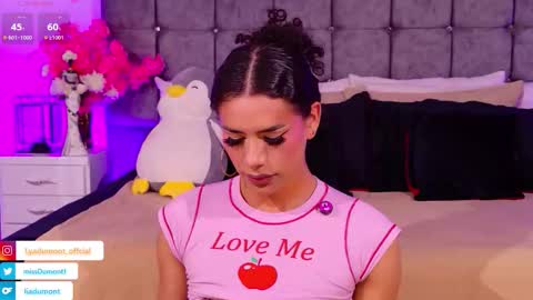 Queen Dumont   online show from 20, 2, 2026