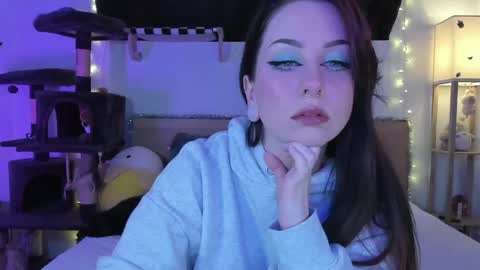 Aivie Pink online show from 16, 4, 2026