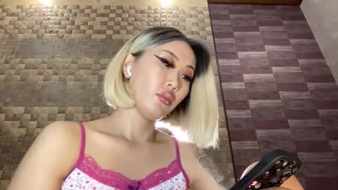 Akemi online show from 8, 10, 2025