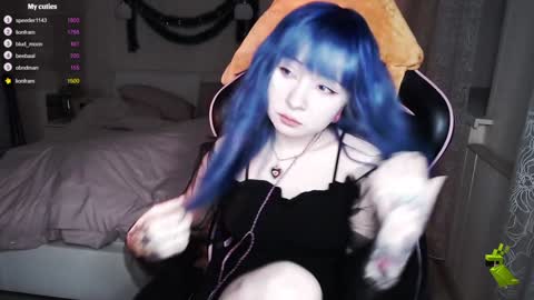 akirahartyx online show from 18, 12, 2024