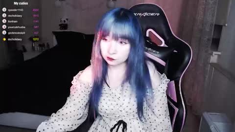 akirahartyx online show from 19, 10, 2025