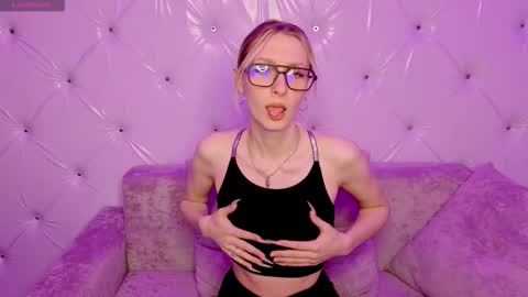 Snapshot of akiro_kim chatting on 25, 2, 2026 akiro_kim online show from 25, 2, 2026