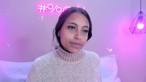 Snapshot of alahia_betancur chatting on 7, 3, 2025 Alahia  online show from 7, 3, 2025