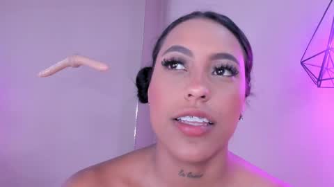 Snapshot of alahia_betancur chatting on 7, 3, 2025 Alahia  online show from 7, 3, 2025