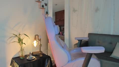 Alaia online show from 22, 2, 2025