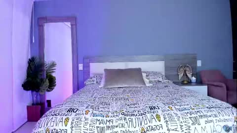 alaiaguerra online show from 8, 10, 2025