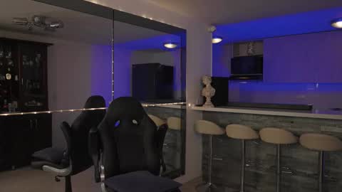 Alan Vidal online show from 6, 3, 2026