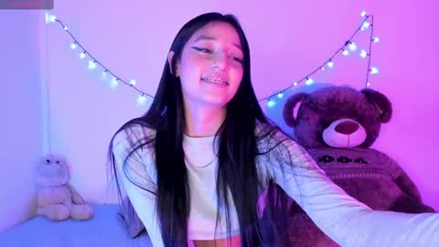 Snapshot of alana_77 chatting on 1, 2, 2025 Alana online show from 1, 2, 2025