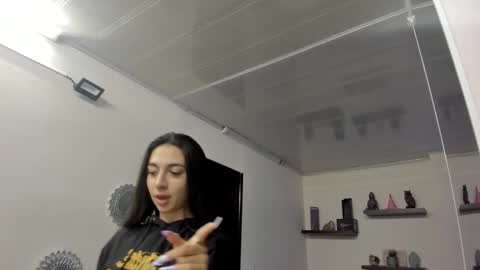 Maeve  online show from 22, 12, 2024