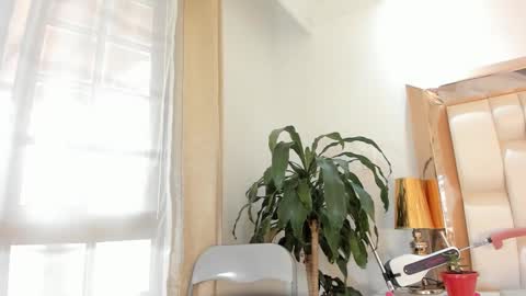 Snapshot of alana_then2 chatting on 5, 3, 2025       online show from 5, 3, 2025