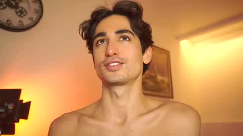 idenavarre online show from 28, 12, 2024