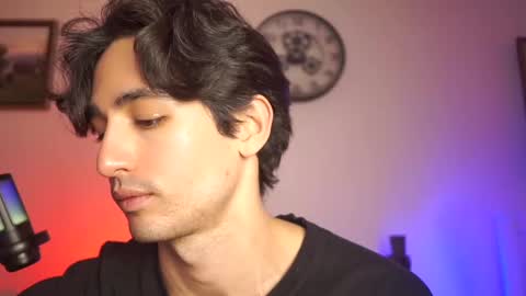 idenavarre online show from 17, 1, 2025