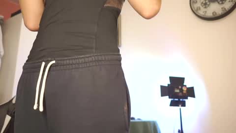 idenavarre online show from 10, 2, 2025