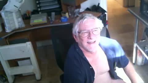 Snapshot of alanlee10allen chatting on 13, 11, 2025 Alanlee10allen online show from 13, 11, 2025