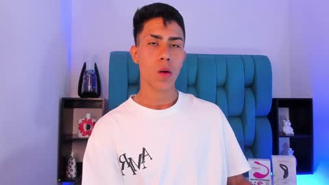 Snapshot of alannaughty_ chatting on 21, 12, 2024 alannaughty_ online show from 21, 12, 2024