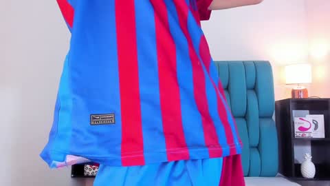 Snapshot of alannaughty_ chatting on 21, 1, 2025 alannaughty_ online show from 21, 1, 2025