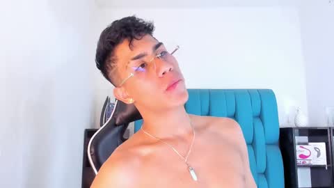 Snapshot of alannaughty_ chatting on 26, 2, 2025 alannaughty_ online show from 26, 2, 2025