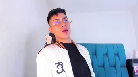 Snapshot of alannaughty_ chatting on 7, 3, 2025 alannaughty_ online show from 7, 3, 2025