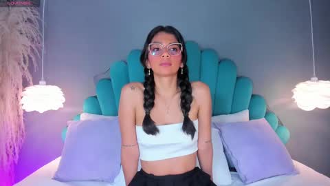 Alassia Hocthner online show from 30, 9, 2025