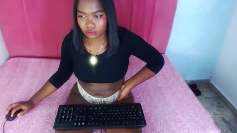 alaurinortizcm101 online show from 15, 2, 2026