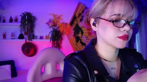 albaandthayron online show from 14, 7, 2026