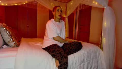 ALEJADOLLTS online show from 1, 2, 2026