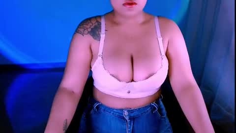 Alejandra  online show from 12, 9, 2025