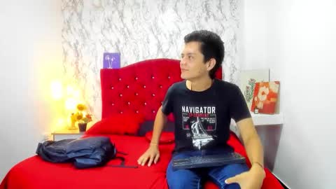 ALEJANDRA JAMES online show from 8, 4, 2026