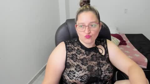 Snapshot of alejandra_milf_ chatting on 8, 1, 2026 alejandra online show from 8, 1, 2026
